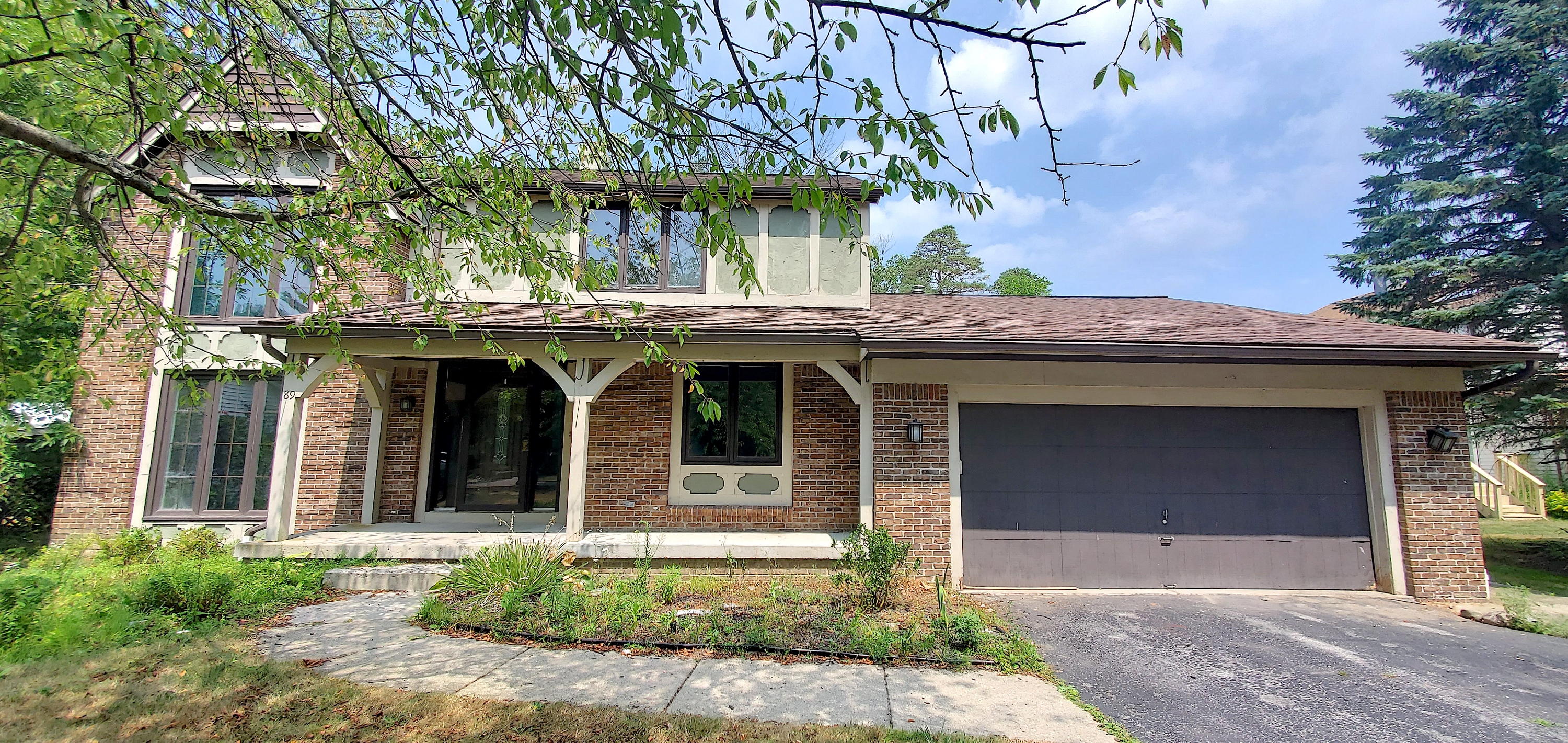 89 Greencastle Ln